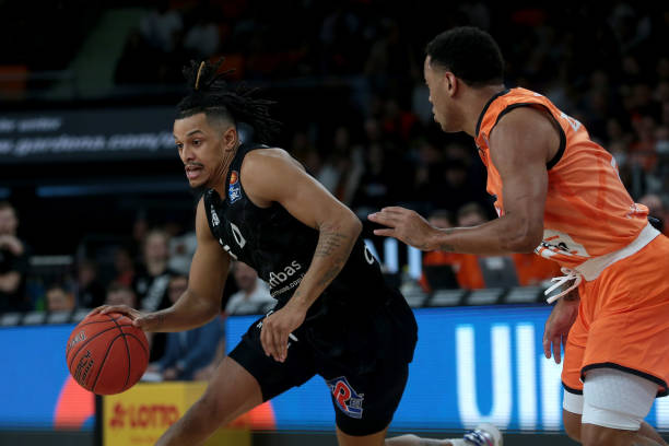 还是冒险坚 还是冒险坚