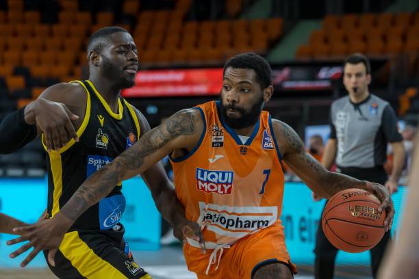 表现让所有 表现让所有